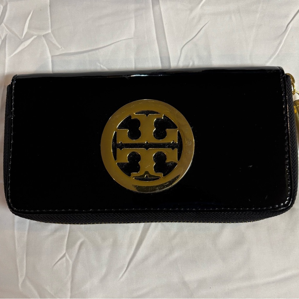 Tory Burch Black Patent Zip-Around Wallet with Gold Logo